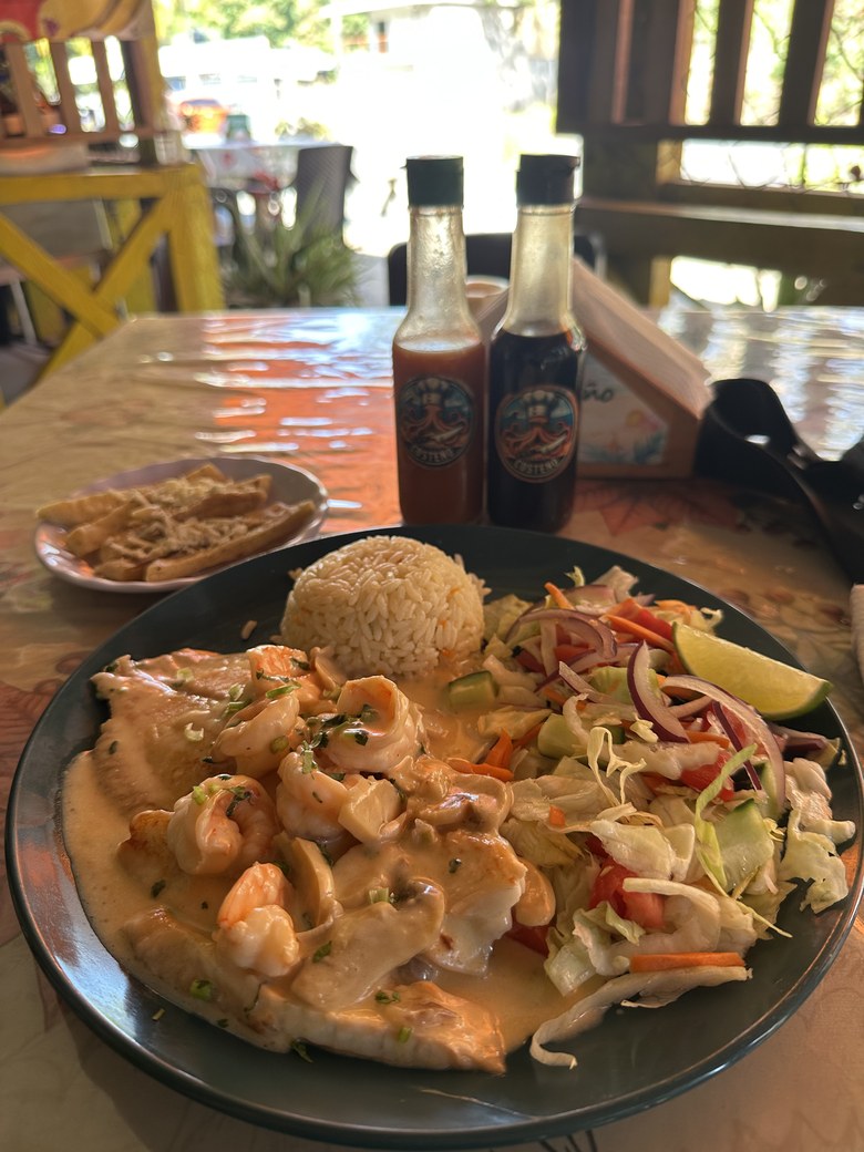 Sabor Costeño Food, El Tunco, El Salvador
